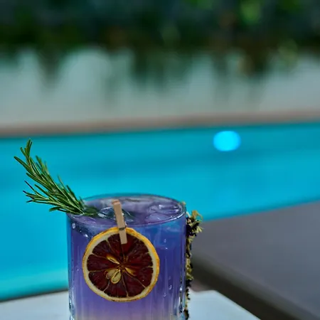 Отель Lilium Boutique 3*