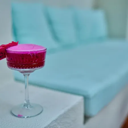 Отель Lilium Boutique