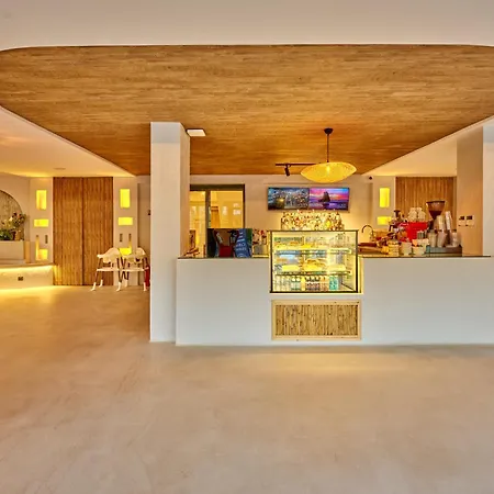 Lilium Boutique Hotel *