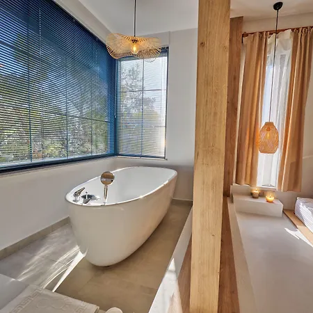 Lilium Boutique Hotel 3*